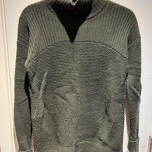 Ladies Sweater - Size 4